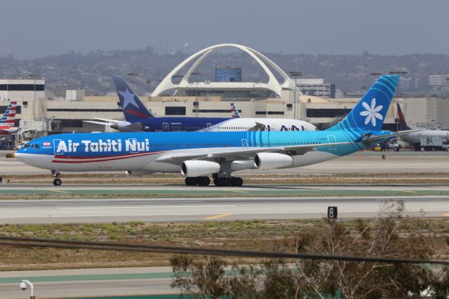 Airbus A340-300 (F-OJGF)