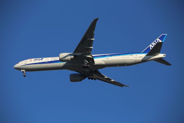 BOEING 777-300ER (JA794A)