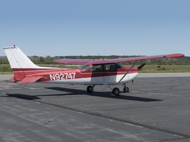 Cessna Skyhawk (N92747) - 17 JUN 2016.