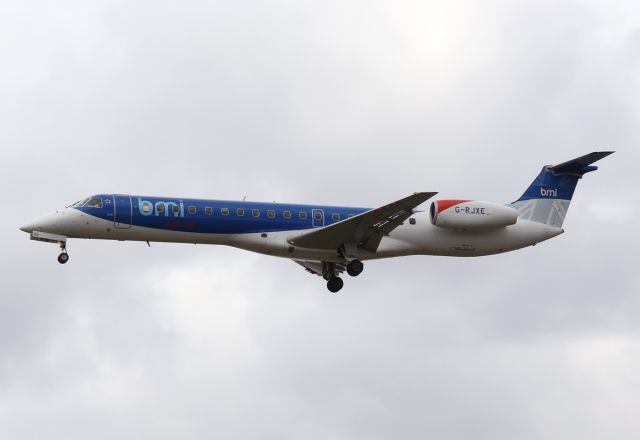 Embraer ERJ-145 (G-RJXE)