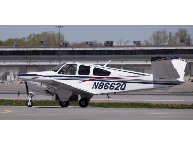 Beechcraft 35 Bonanza (N8662Q) - A beautiful V-tail Bonanza!