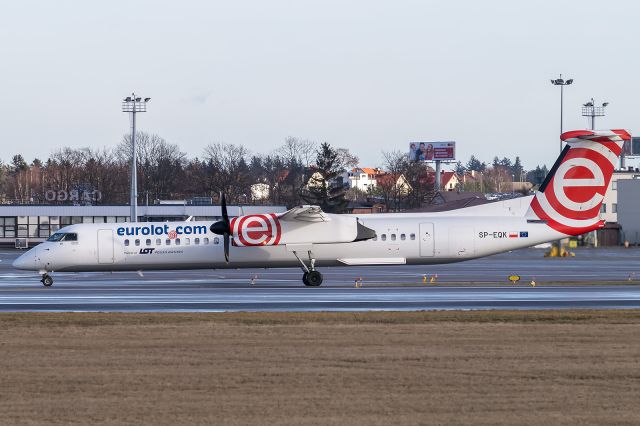 de Havilland Dash 8-400 (SP-EQK)