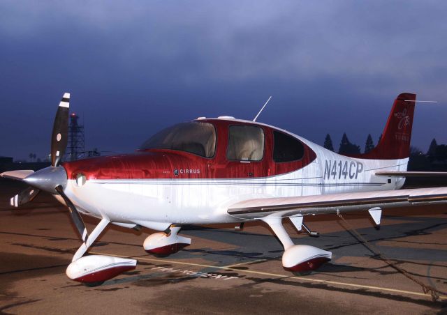 Cirrus SR-22 (N414CP) - Early morning at Merced Regional Airport (KMCE)