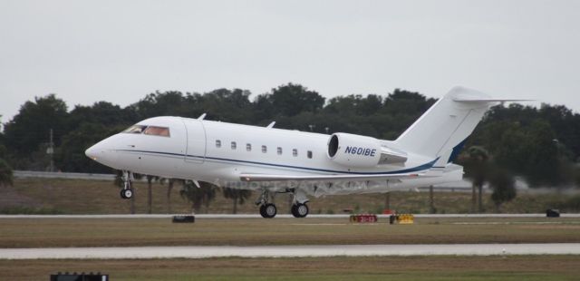 Canadair Challenger (N601BE) - Aka world wide jet