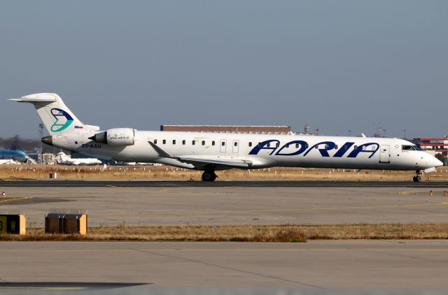 Canadair Regional Jet CRJ-900 (S5-AAU)