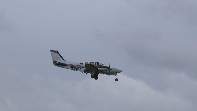 Beechcraft Baron (58) (N28FX) - Owner: Southern Aircraft Consultancy