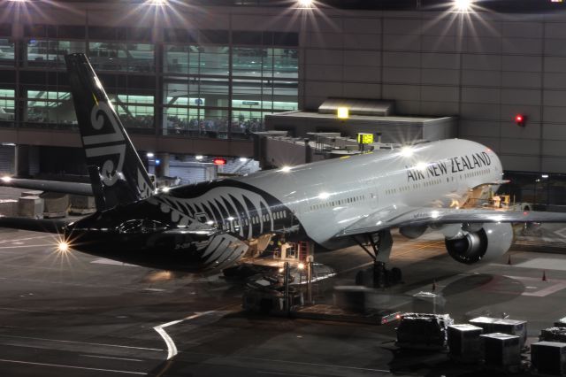 Boeing 777-200 (ZK-OKR) - New livery ANZ 777-300ER loading up to return to Aukland as ANZ 7