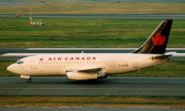 Boeing 737-200 (C-GCPN) - From August 2001