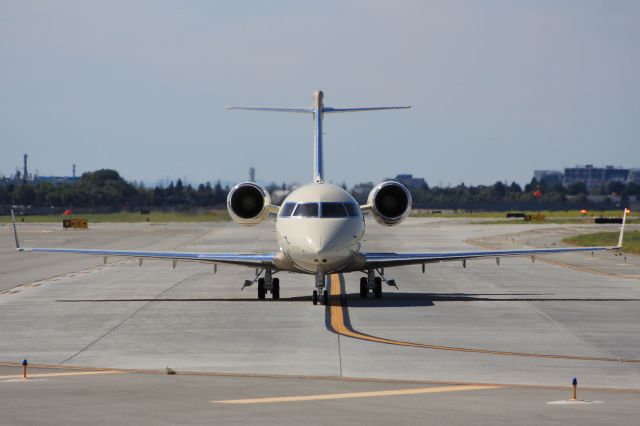 Canadair Challenger (N999VK)