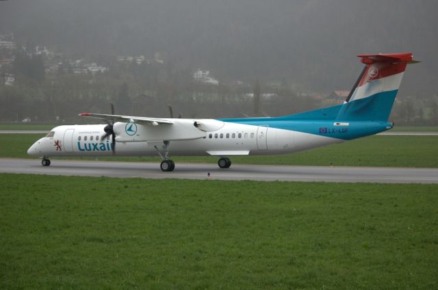 de Havilland Dash 8-400 (LX-LGF)