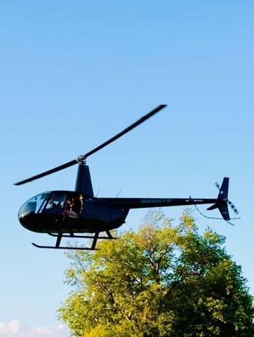 Robinson R-44 (N440TK)