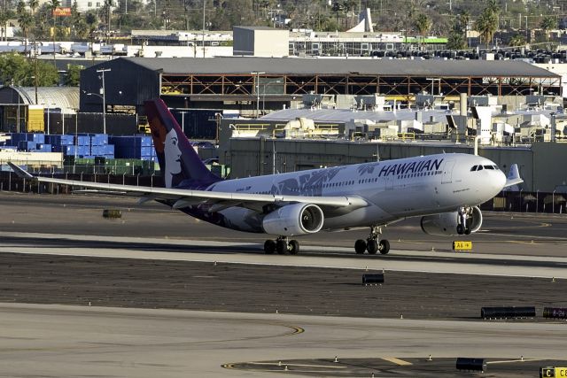 Airbus A330-200 (N391HA)