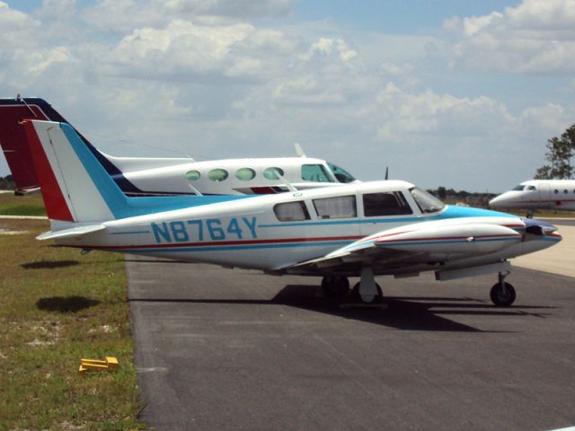 Piper PA-30 Twin Comanche (N8764Y)