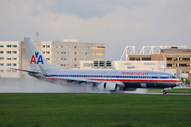 Boeing 737-800 (N849NN)