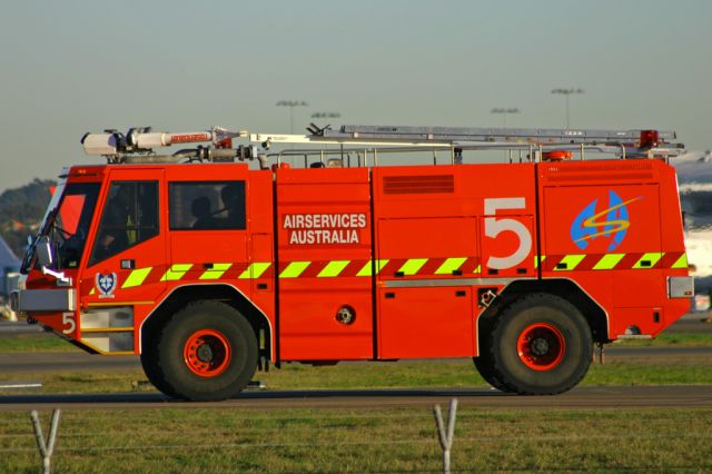— — - Crash Fire Rescue 5.  Sydney (YSSY/SYD) Australia