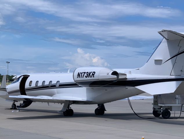 Learjet 60 (N173KR)