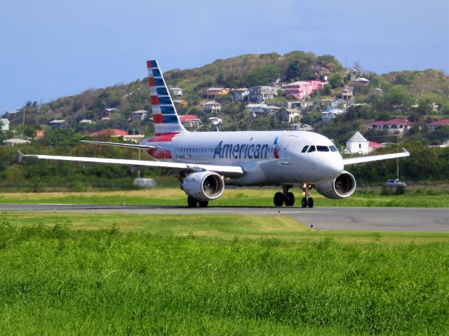 Airbus A319 (N740UW)