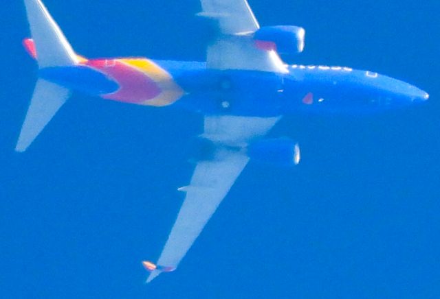 Boeing 737-700 (N7881A) - SWA1788br /STL-LASbr /08/05/22