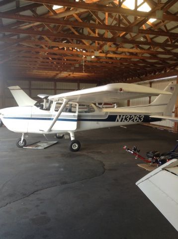 Cessna Skyhawk (N13263)