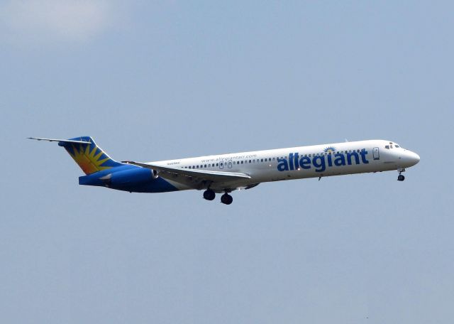 McDonnell Douglas MD-83 (N409NV) - Arriving at Shreveport Regional from Las Vegas.