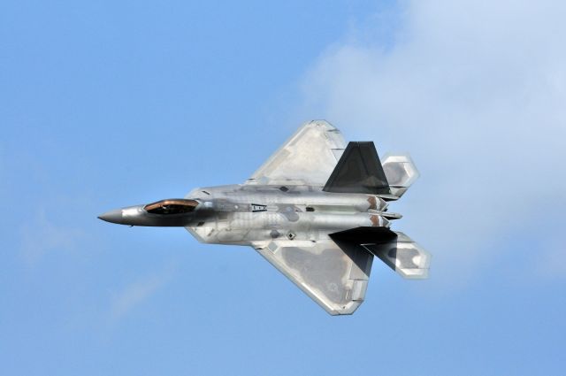 Lockheed F-22 Raptor —