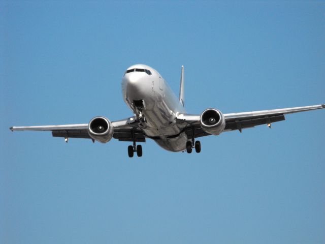 BOEING 737-400 (N353AS) - Boeing 737-400 operated by Xtra Airways landing RWY27 at TLH.