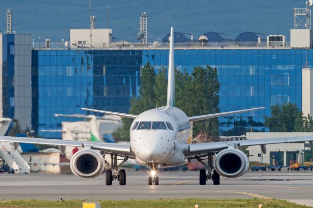 Embraer 170/175 (LZ-SOF)