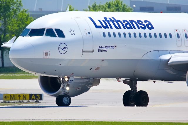 Airbus A320 (D-AIZC)