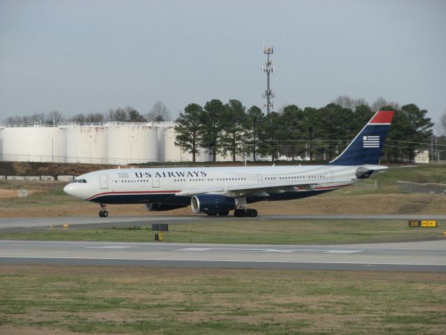 Airbus A330-300 (N279AY)