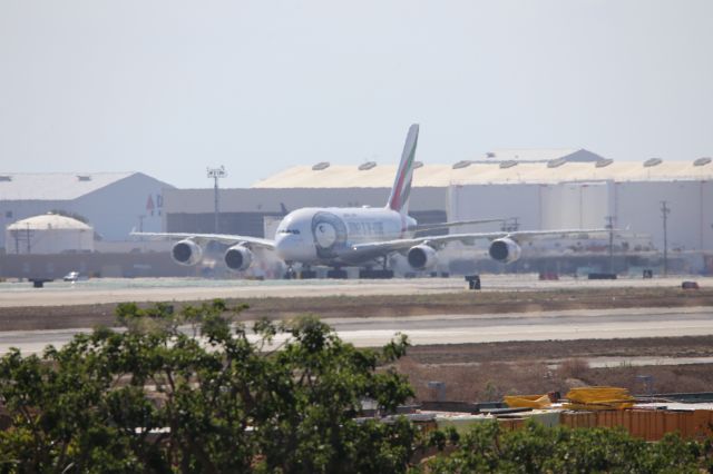 Airbus A380-800 (A6-EVK)