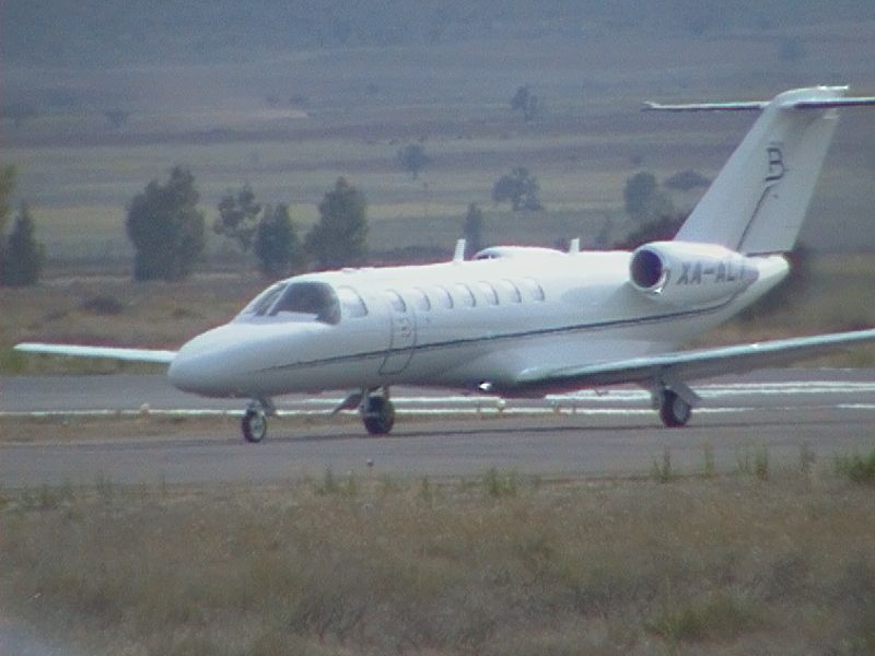 Cessna Citation CJ3 (XA-ALT) - Taxing in runway 20 of Zacatecas