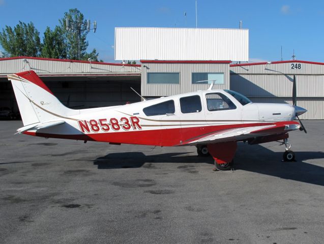 Beechcraft Bonanza (36) (N8583R)