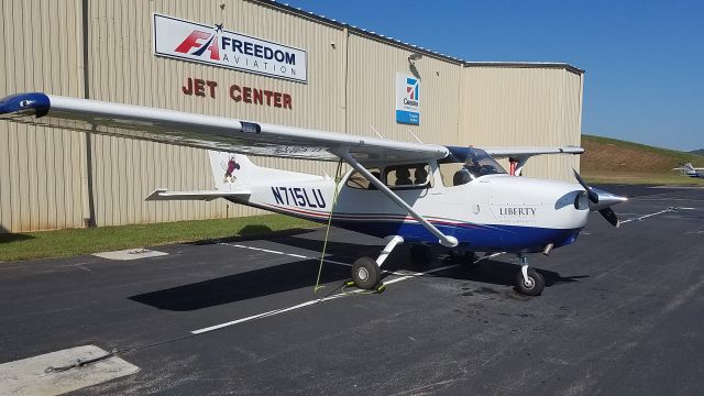 Cessna Skyhawk (N715LU)