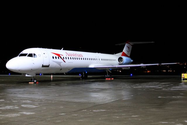 Fokker 100 (OE-LVH)