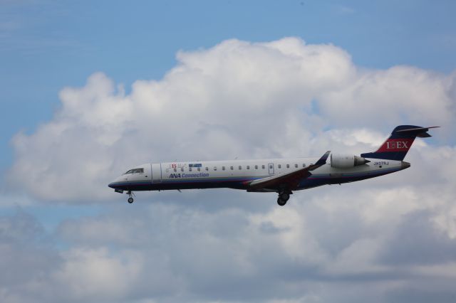 Canadair Regional Jet CRJ-700 (JA07RJ)