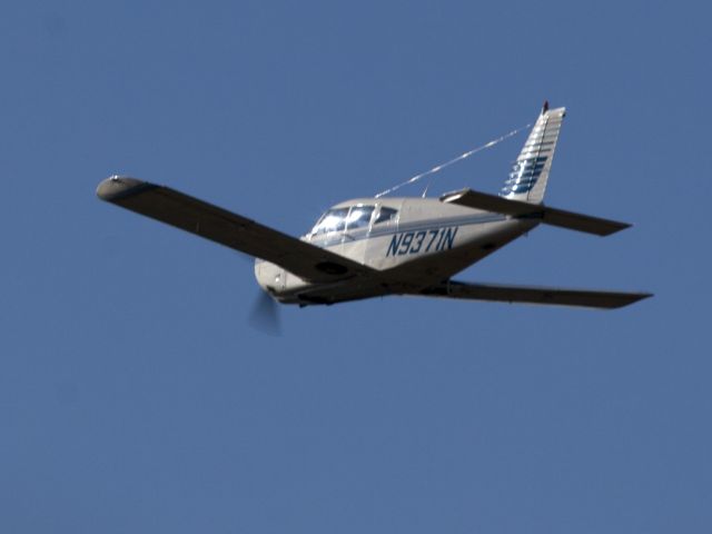 Piper Cherokee Arrow (N9371N) - Take off runway 26. A fast and economic aircraft.