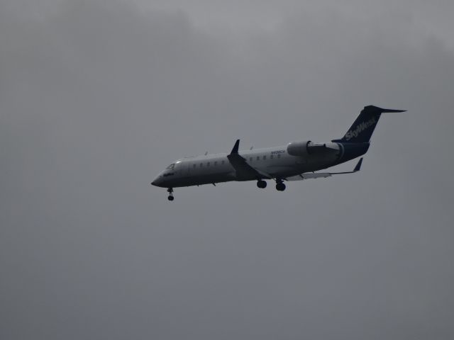 Canadair Regional Jet CRJ-200 (N498CA)