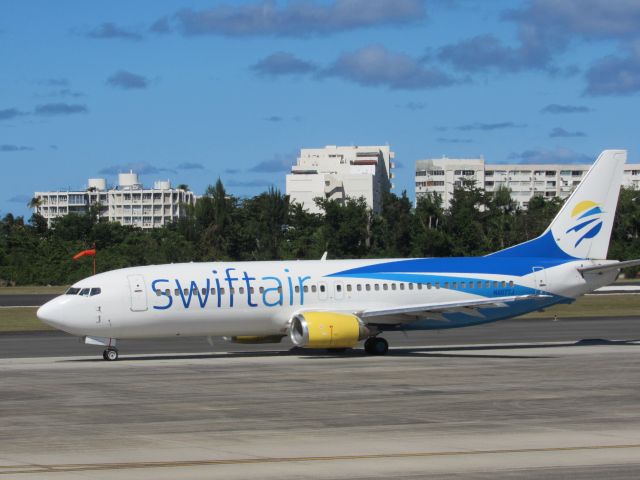 BOEING 737-400 (N807TJ)