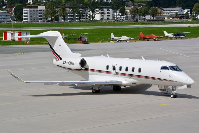 Canadair Challenger 350 (CS-CHA)