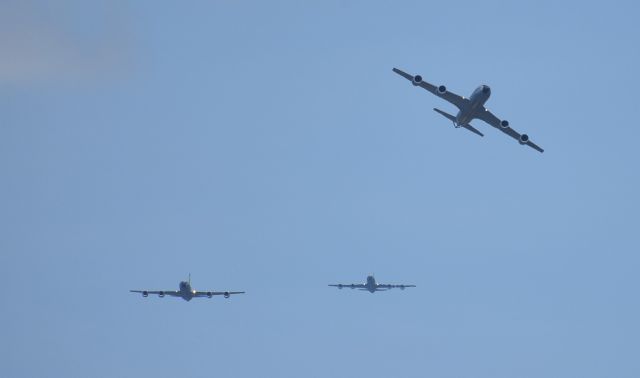 Boeing C-135FR Stratotanker (59-1517) - 3 KC-135s from the 134th ARW coming back after practicing minimal interval takeoffs at Huntsville.