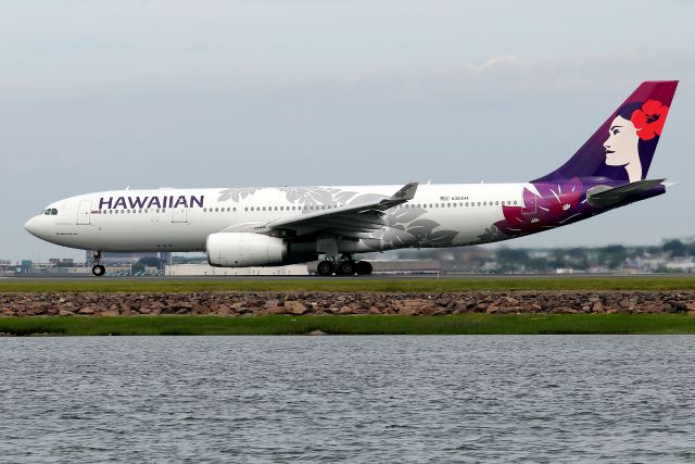 Airbus A330-300 (N383HA) - 'Hawaiian 89' departing Boston for the 10 hour flight back to Honolulu