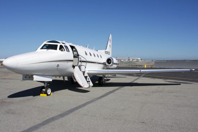 North American Sabreliner (N39CB)