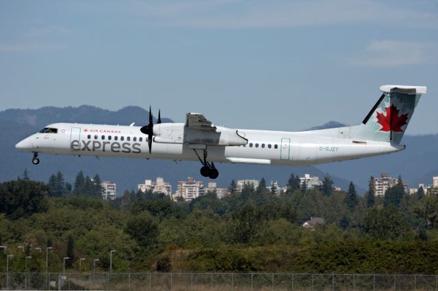 de Havilland Dash 8-400 (C-GJZY)