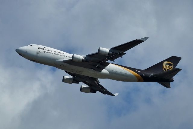 Boeing 747-400 (N572UP) - Departuer at HKG Rwy07R (2016/07/26)