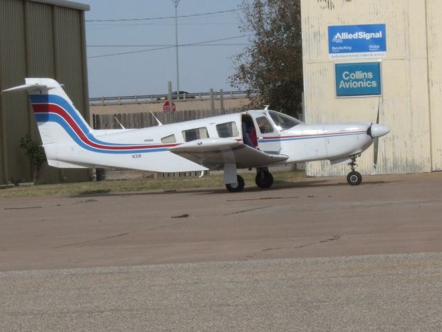 Piper Cherokee Arrow (N31R)