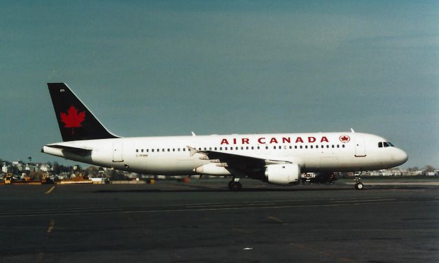 Airbus A320 (C-FFWM)