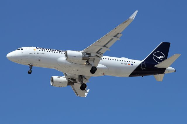 Airbus A320 (D-AIZW) - 05/06/2021:  The daily flight from Frankfurt on landing path to runway 30.