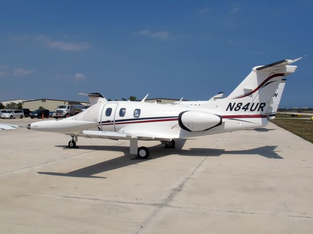 Eclipse 500 (N84UR)