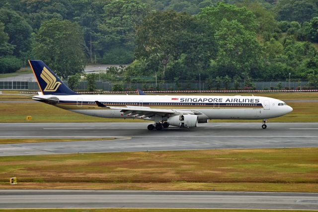 Airbus A330-300 (9V-STW)