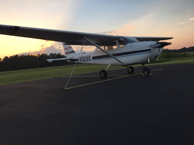 Cessna Skyhawk (N3691S)